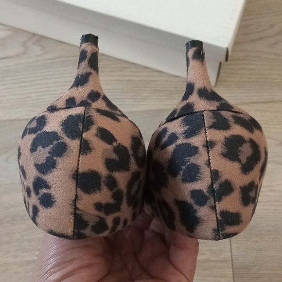 Old Navy Animal-print heels - Picture 4 of 6